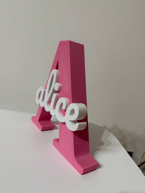 Iniziale con nome bambina da tavolo